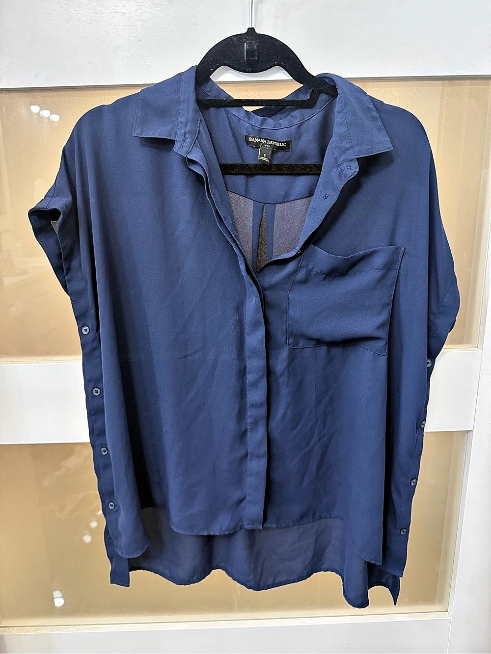 Banana Republic Button Front Top in Blue Size Small Like New